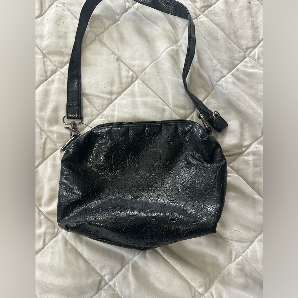 Cute little skull purse.